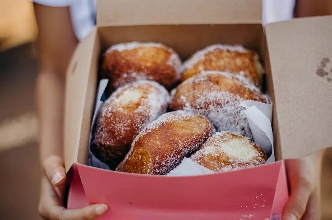 Circle Island Tour with Local Food Tastings